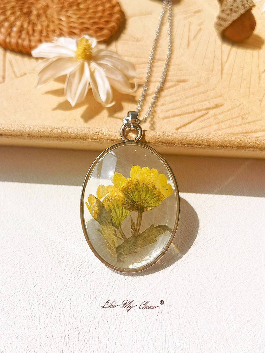 Resin Pendant Necklace With Yellow Cosmos Dried Flowers