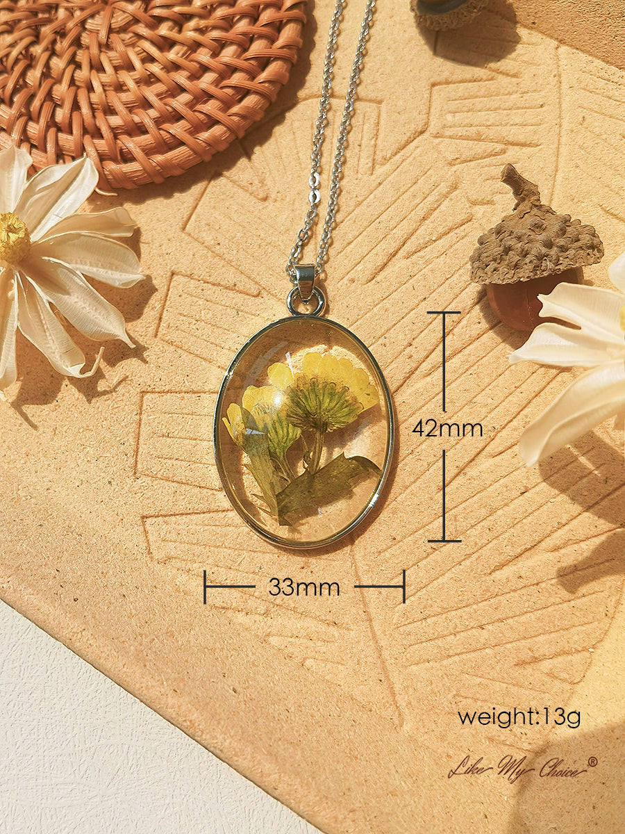 Resin Pendant Necklace With Yellow Cosmos Dried Flowers