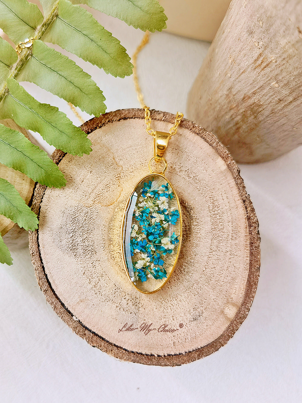 Mini Narcissus Golden Oval Pendant Natural Resin Necklace