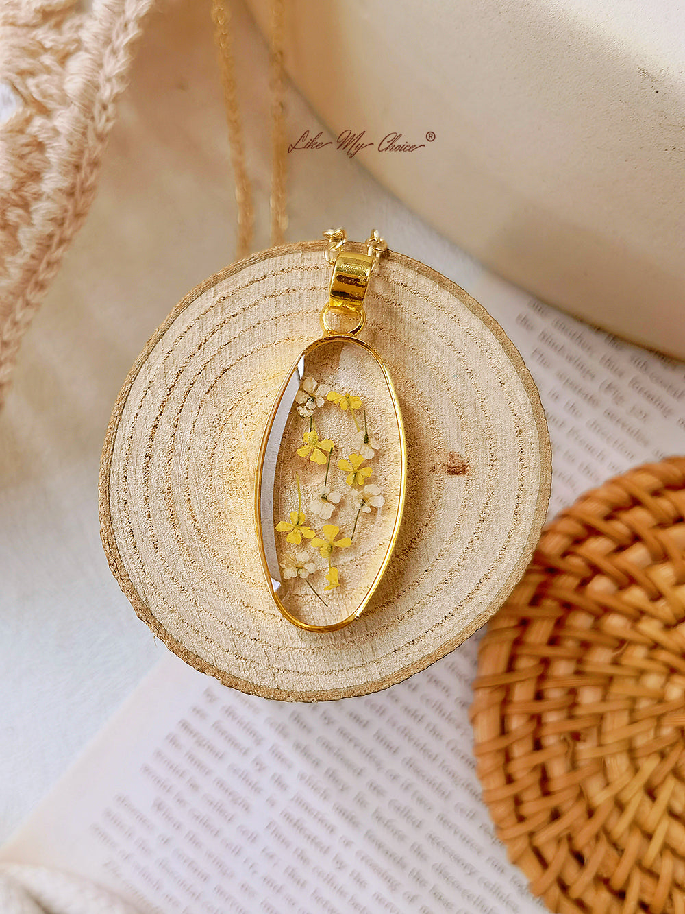 Mini Tulip Golden Oval Pendant Natural Resin Necklace