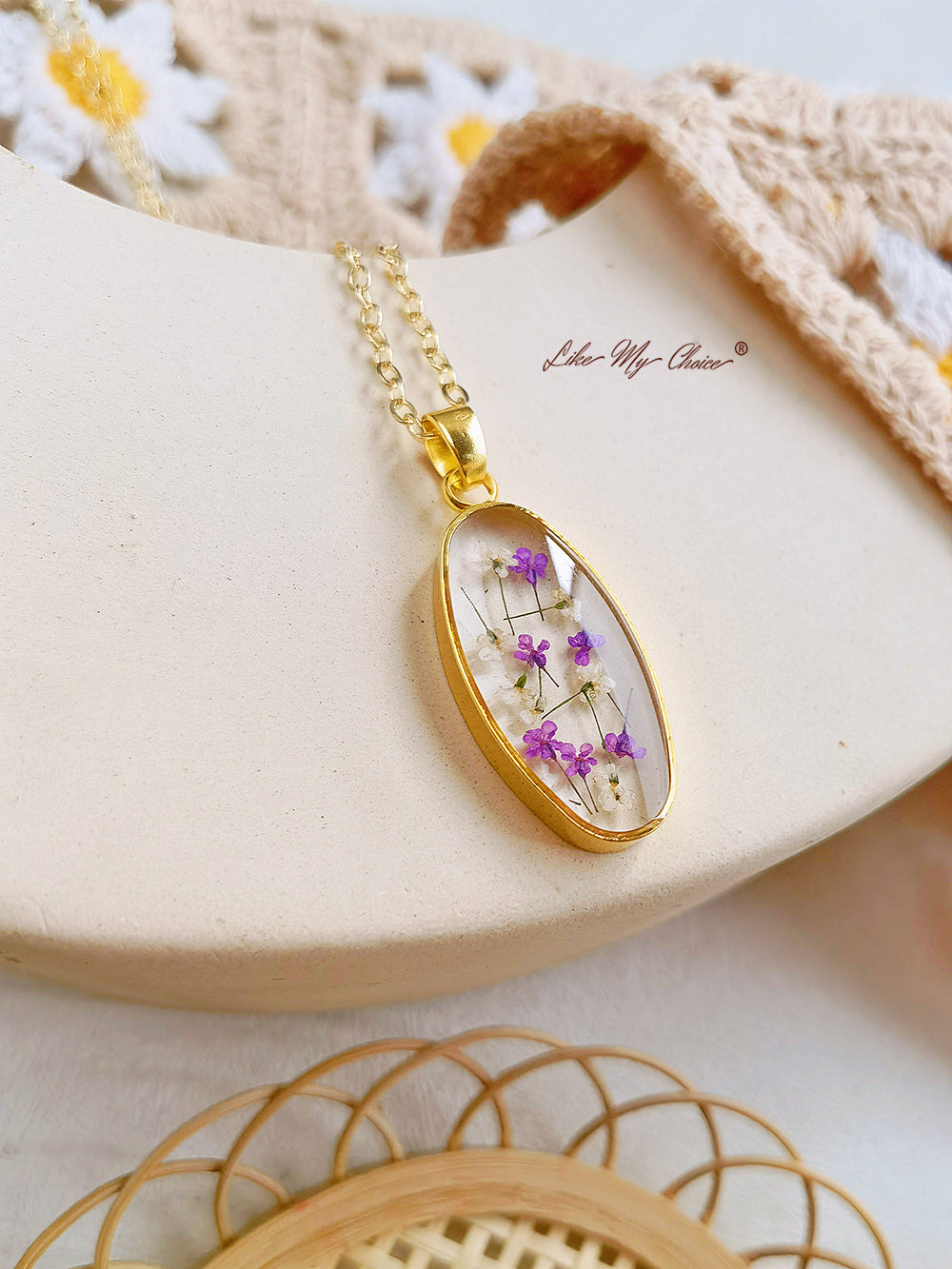 Mini Tulip Golden Oval Pendant Natural Resin Necklace