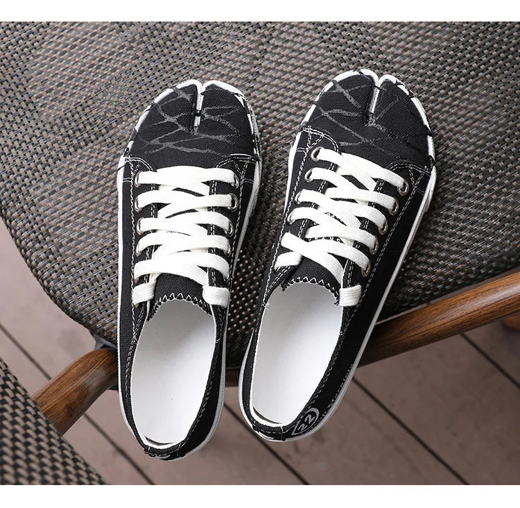 Tabi Sneakers: Splashing Ink Canvas - Women's Split Toe Shoes