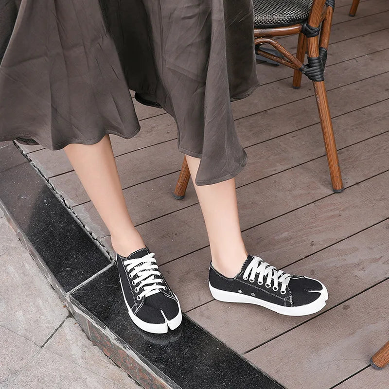 Tabi Sneakers: Splashing Ink Canvas - Women's Split Toe Shoes