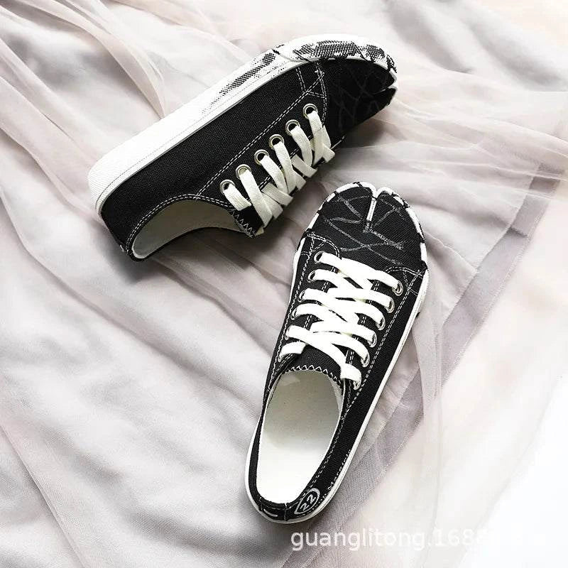 Tabi Sneakers: Splashing Ink Canvas - Women's Split Toe Shoes
