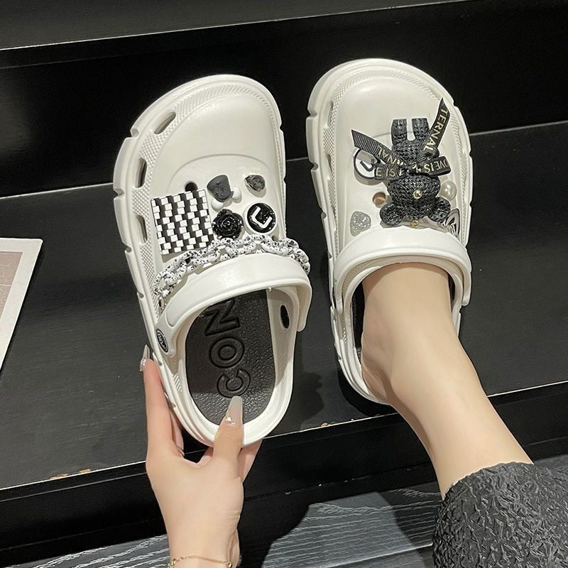 Stylish and Comfortable Women's Beach Clogs