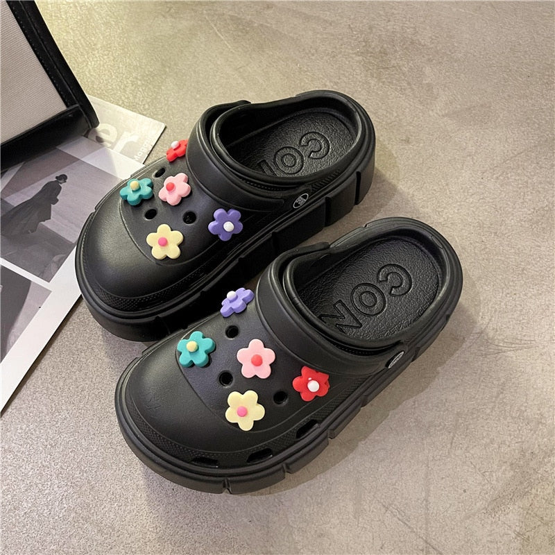 Stylish and Comfortable Women's Beach Clogs