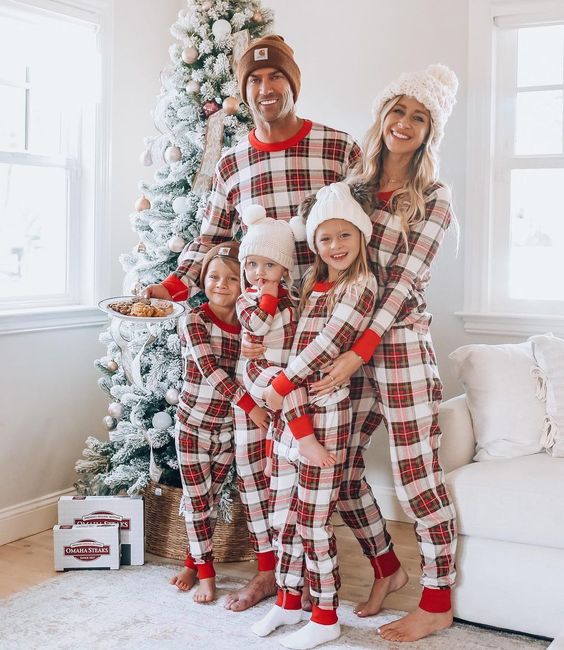 Mixed color plaid Matching Fmalily Pajamas Set (with Pet Dog Clothes)